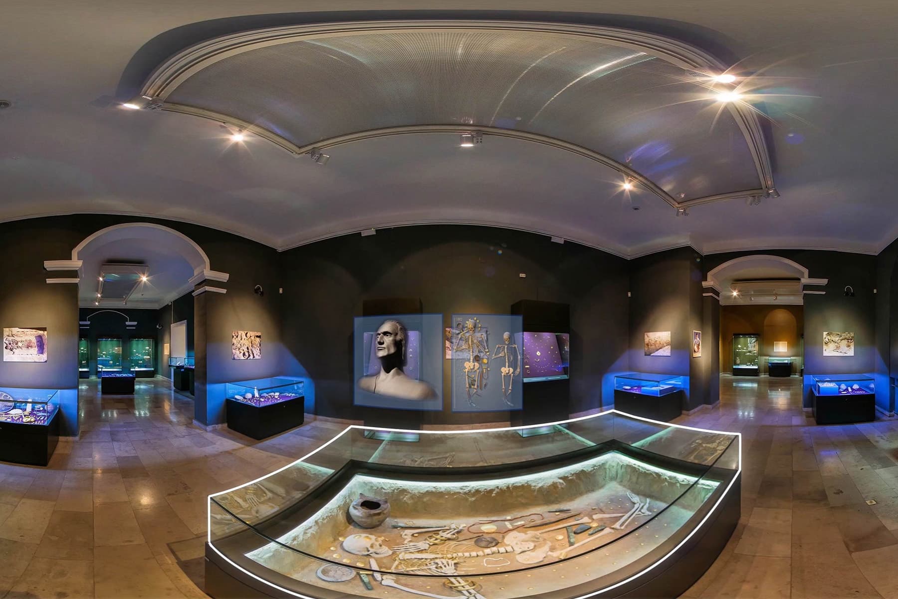 Снимка за "Праистория", "Античност", "Средновековие", "Икони" - Археологически музей