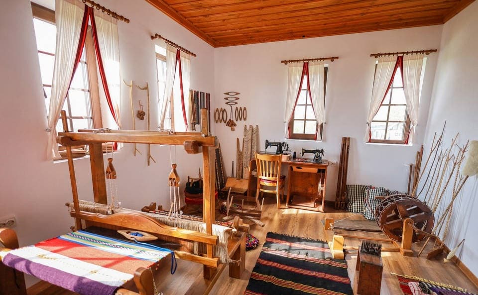 Снимка за Дом на фолклора - "Гърнатскине конаци"