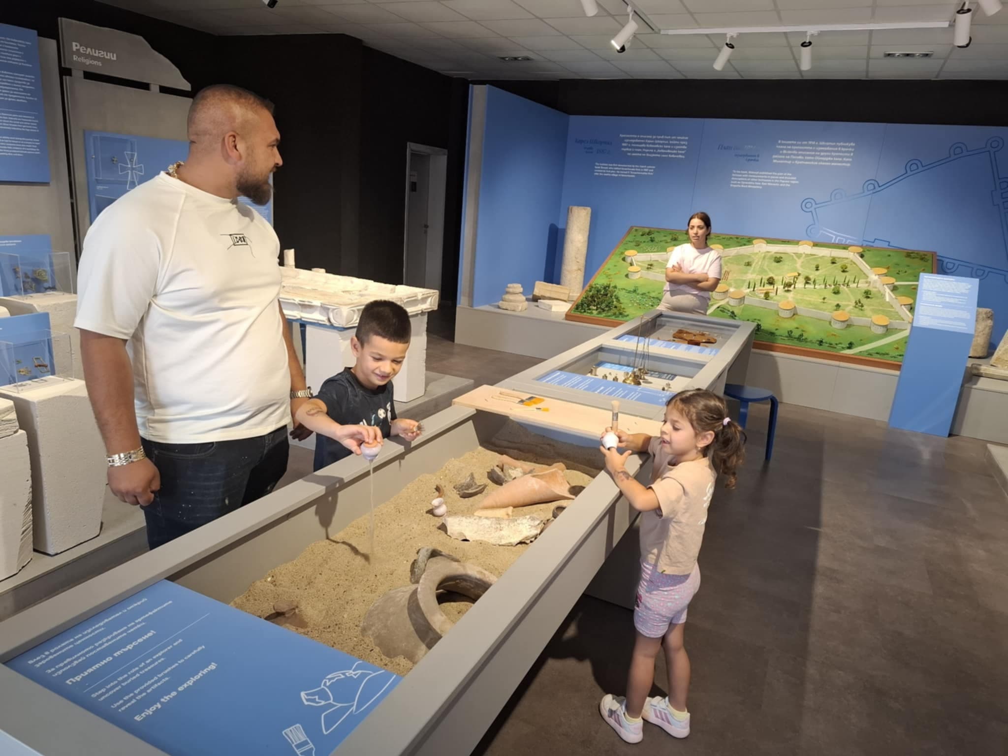 Снимка за ИМ Попово /
Посетителски център "Ковачевско кале"